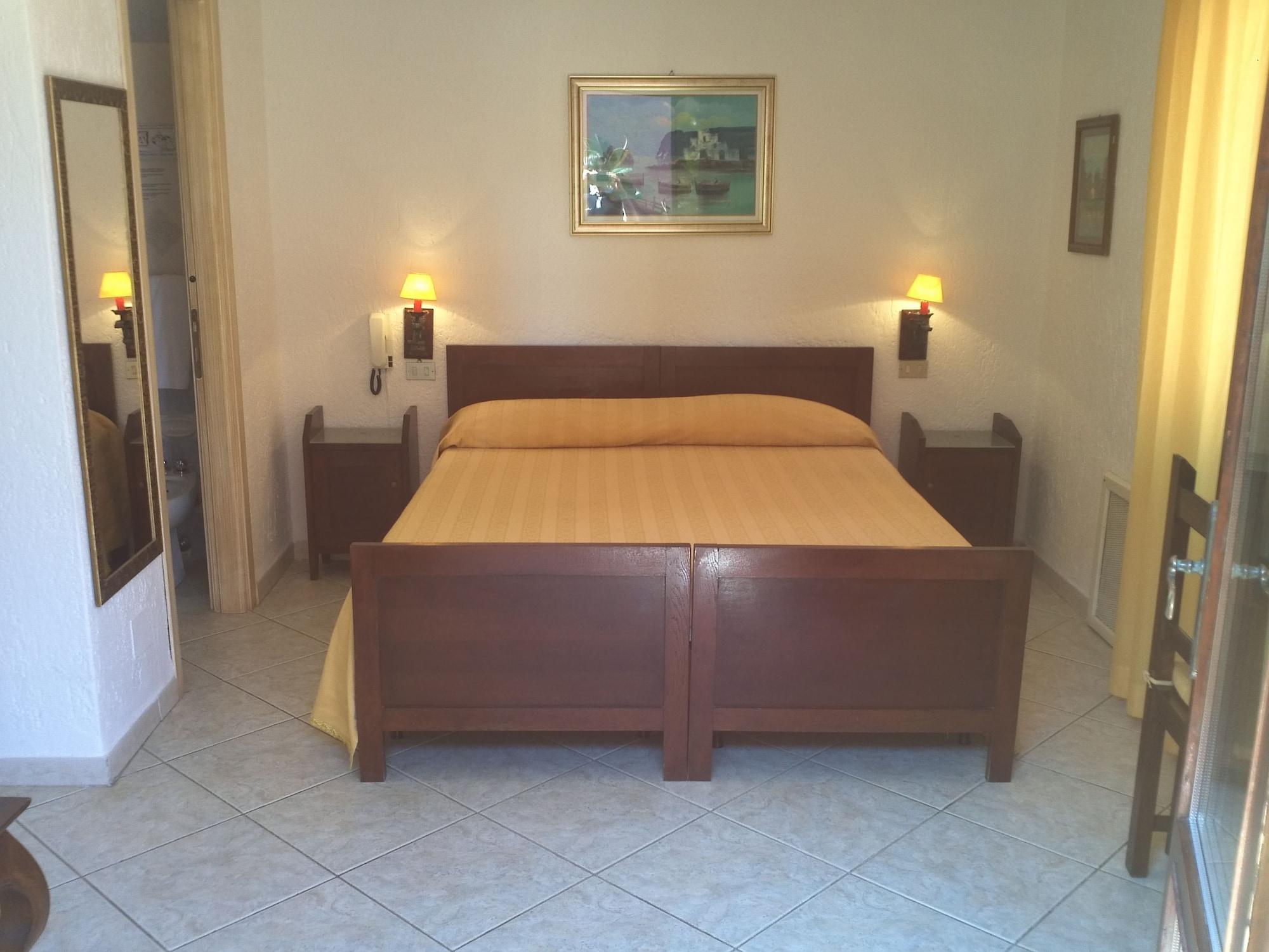 Hotel Abbaruja Olbia Kültér fotó