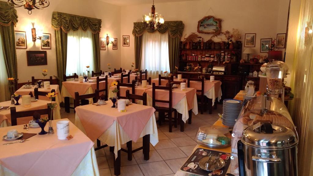 Hotel Abbaruja Olbia Kültér fotó