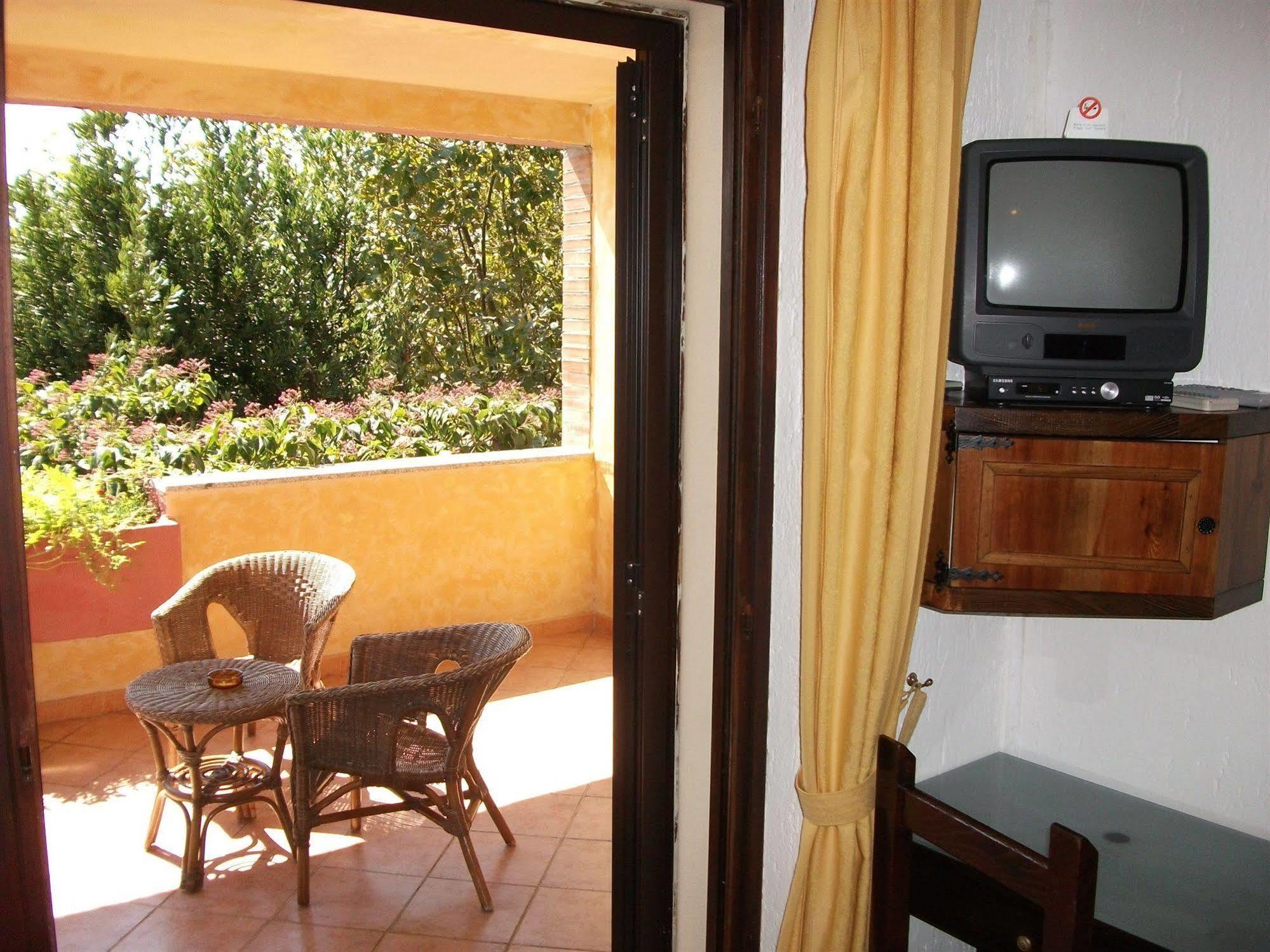 Hotel Abbaruja Olbia Kültér fotó