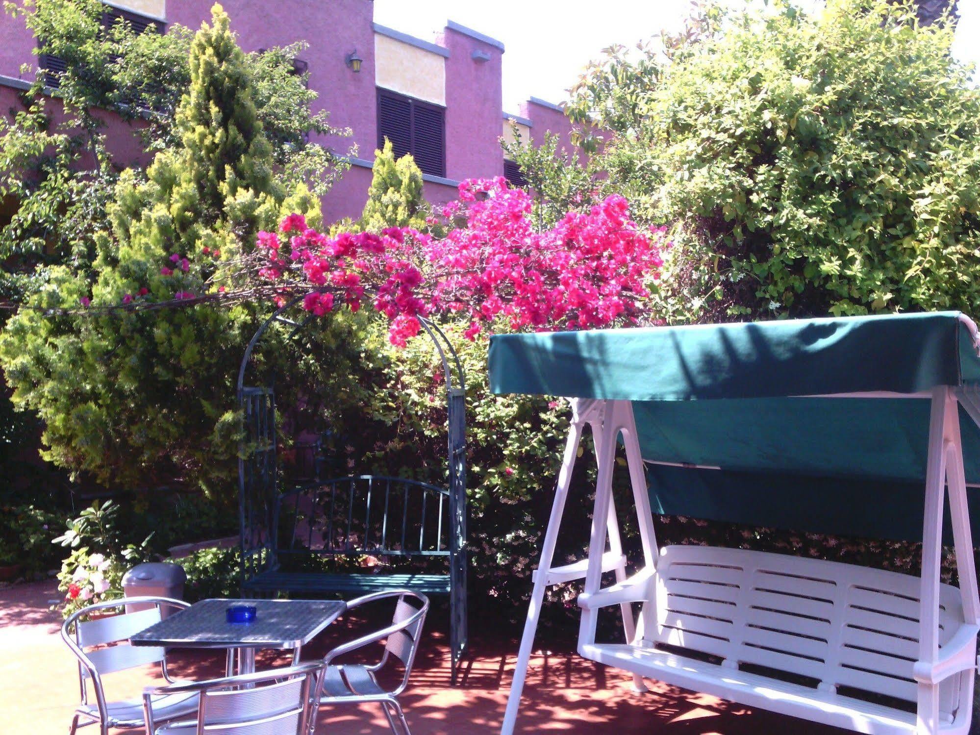 Hotel Abbaruja Olbia Kültér fotó