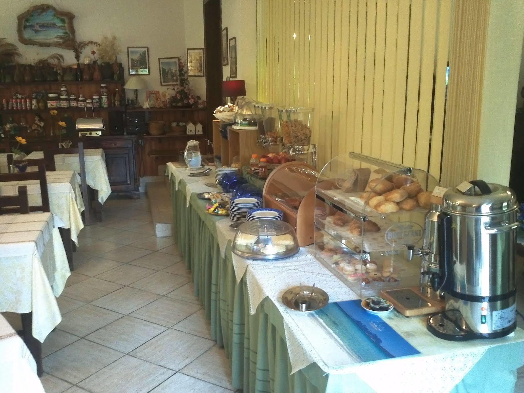 Hotel Abbaruja Olbia Kültér fotó