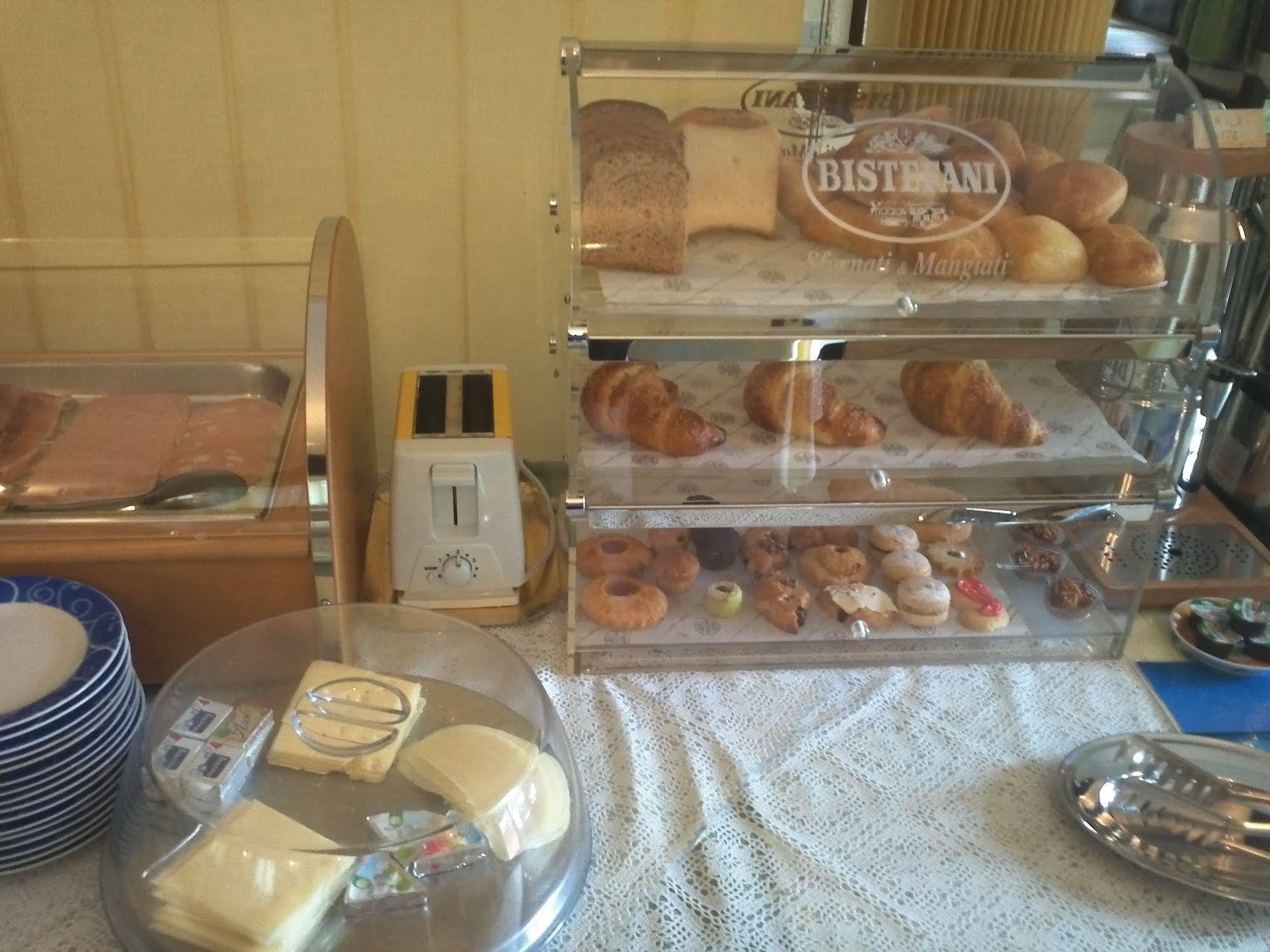 Hotel Abbaruja Olbia Kültér fotó