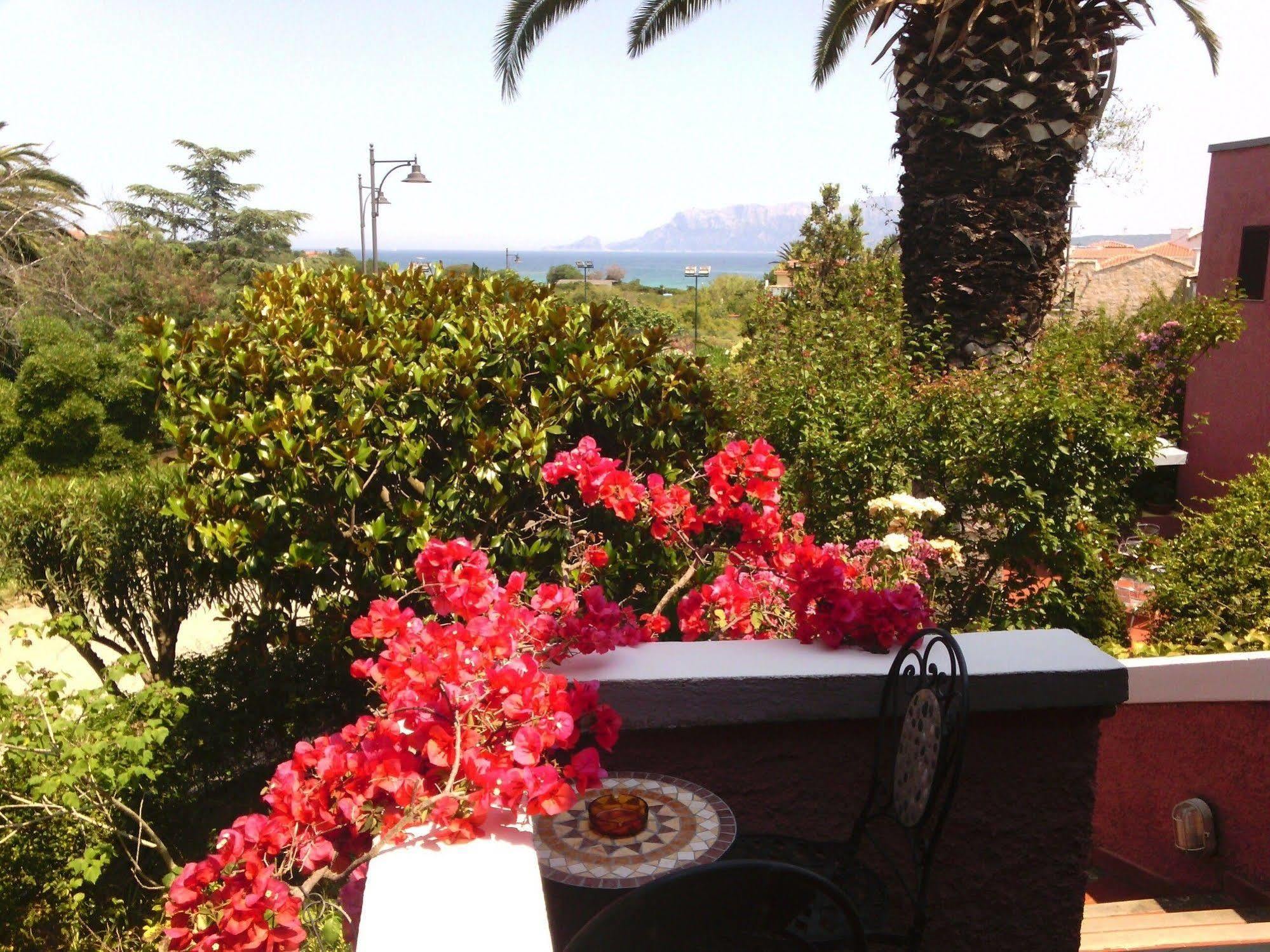 Hotel Abbaruja Olbia Kültér fotó