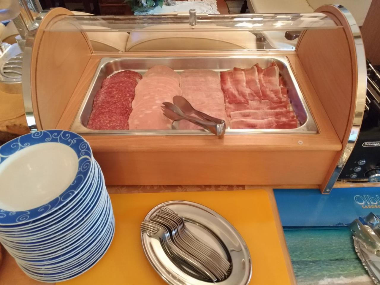 Hotel Abbaruja Olbia Kültér fotó