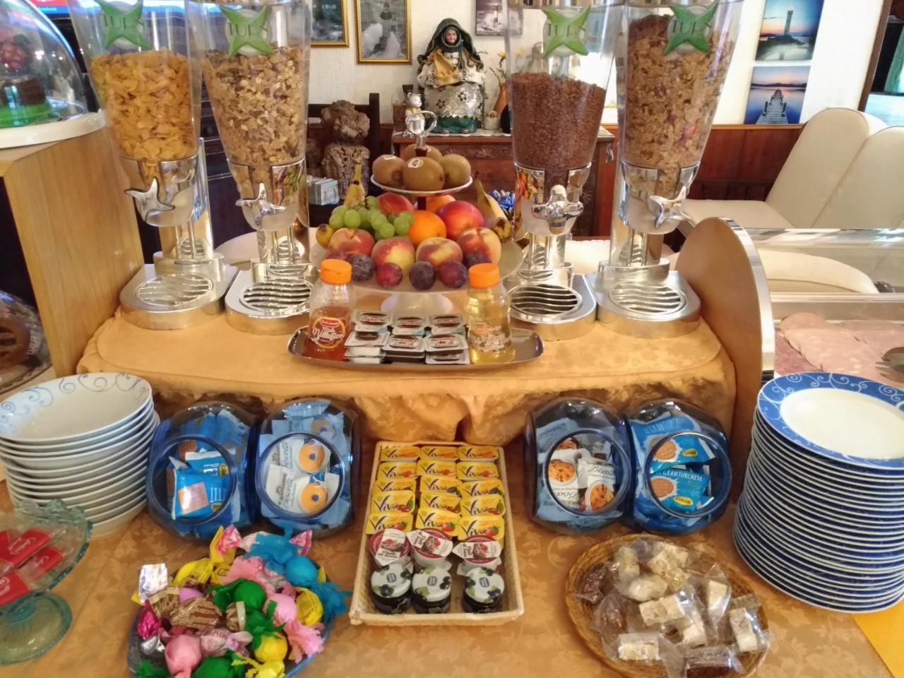 Hotel Abbaruja Olbia Kültér fotó